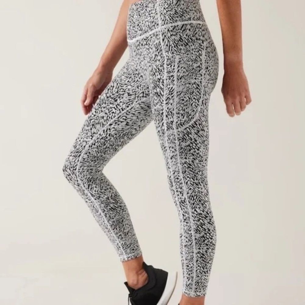 Athleta Ultimate Stash 7/8 Leggings